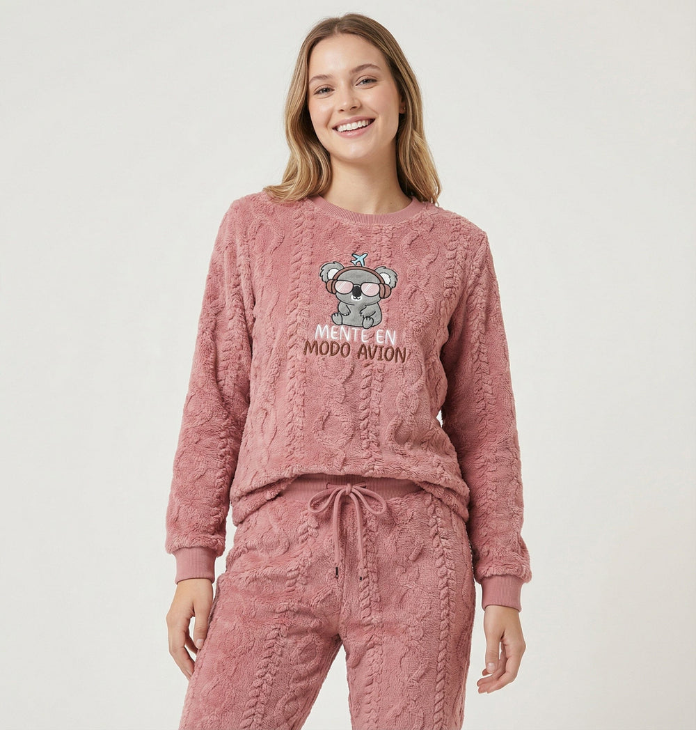 Pijama de coralina de mujer Little Unicorn D666 rosa con dibujo de koala y relieve de trenzas