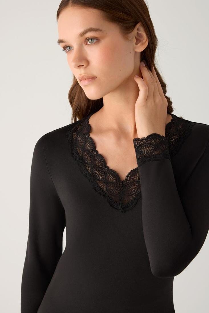 Camiseta térmica de mujer Ysabel Mora 70041 en color negro