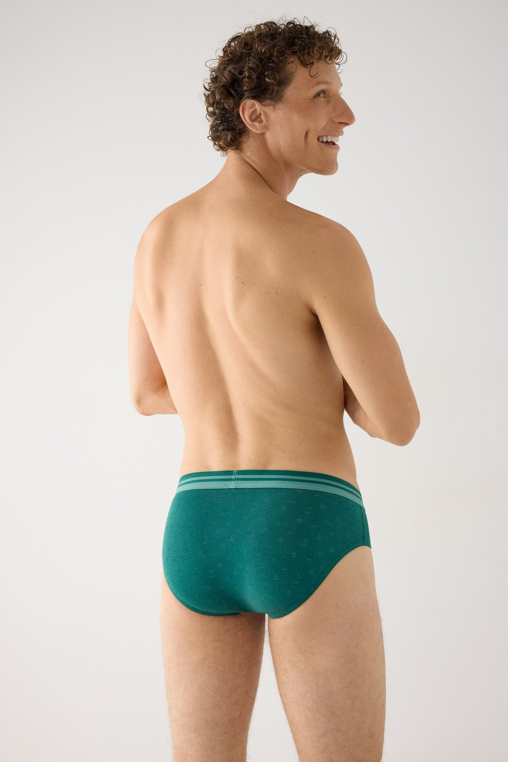 Pack de 2 slips Ysabel Mora 20465 de hombre con estampados abstractos variados, algodón y elastano