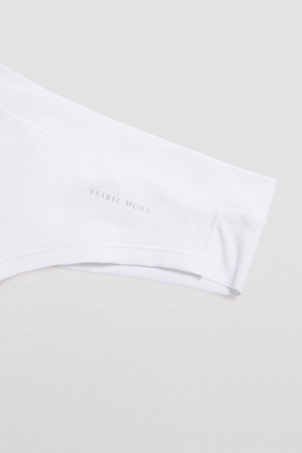 Tanga 19694 Tanga Ysabel Mora 